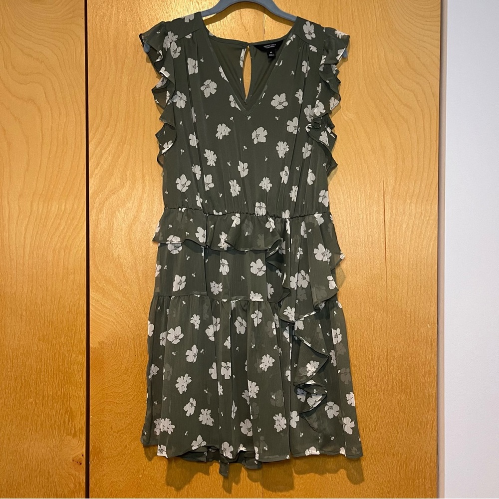 EUC, Simply Vera Vera Wang dress, green with white flowers, women’s M